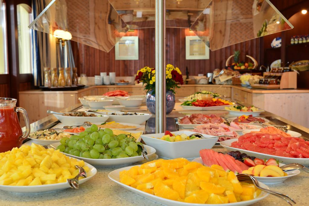 Hotel Strandhotel Seerose 4*